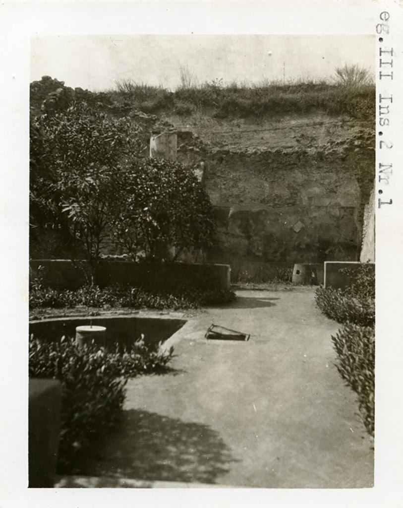 III.2.1 Pompeii. Pre-1937-39. Room 20, looking west across garden area, towards area of exedra.
Photo courtesy of American Academy in Rome, Photographic Archive. Warsher collection no. 1922.

