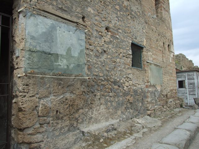 III.4.3 Pompeii. March 2009. Room 2. North wall.
