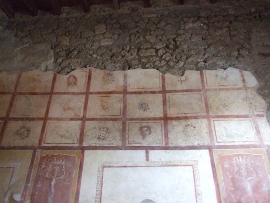 III.4.b Pompeii. March 2009. Room 5, upper north wall of triclinium.