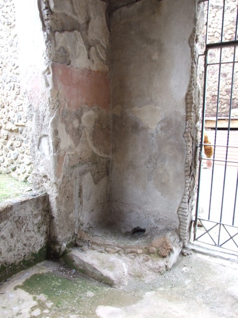 III.4.b. Pompeii.  March 2009.  Room 2.