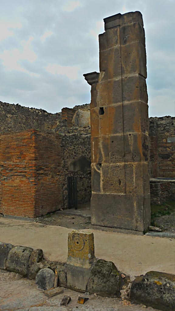 V.1.3 Pompeii. 2016/2017. 
Looking towards entrance doorway on north side of Via di Nola. Photo courtesy of Giuseppe Ciaramella.
