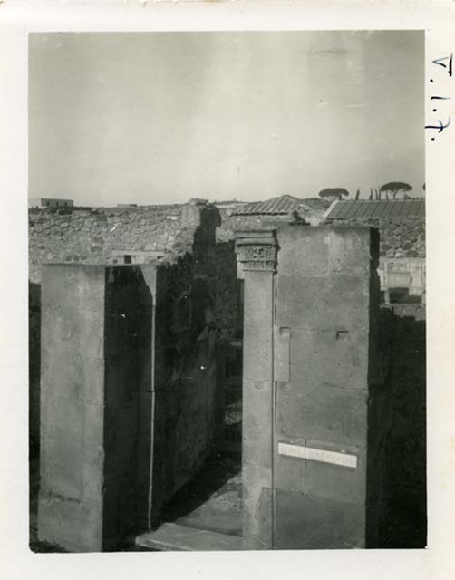 V.1.7 Pompeii. Entrance capital. Now in storage at VII.7.29 Forum granary market.