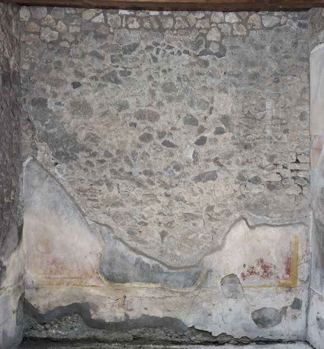 V.1.23 Pompeii. March 2009. Room 9, north-west corner of triclinium.  