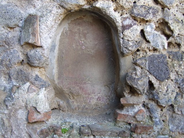 V.2.1 Pompeii.  March 2009.  Doorway to Room 13,
