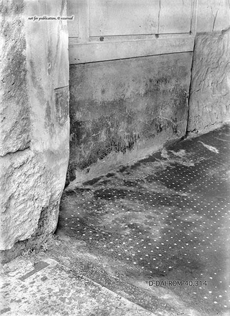 V.2.h Pompeii. 1938 photo of the mosaic floor of cubiculum g.
DAIR 40.314. Photo  Deutsches Archologisches Institut, Abteilung Rom, Arkiv. 
See http://arachne.uni-koeln.de/item/bauwerksteil/3379

