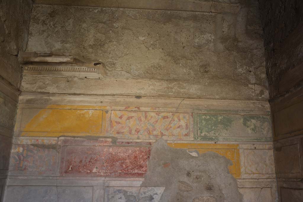 V.2.h Pompeii. October 2019. Cubiculum g, upper south wall. 
Foto Annette Haug, ERC Grant 681269 DCOR.

