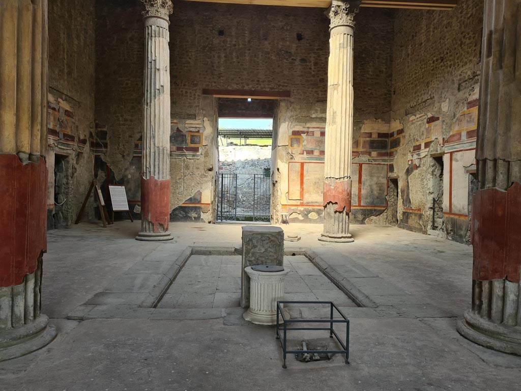 V.2.i Pompeii. October 2023. Room 1, looking north across impluvium in atrium towards entrance doorway. Photo courtesy of Klaus Heese.
