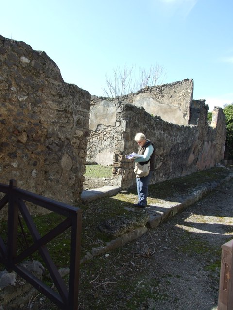 V.3.10 Pompeii.  May 2005.  Entrance.