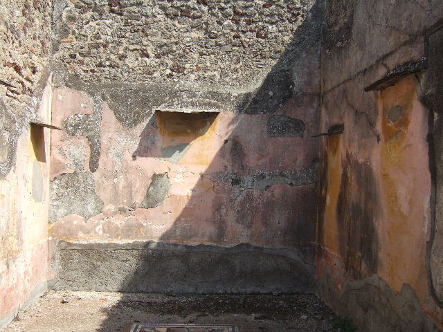 VI.5.5 Pompeii. December 2007.Kitchen and latrine, on north side of corridor leading to VI.5.21.
