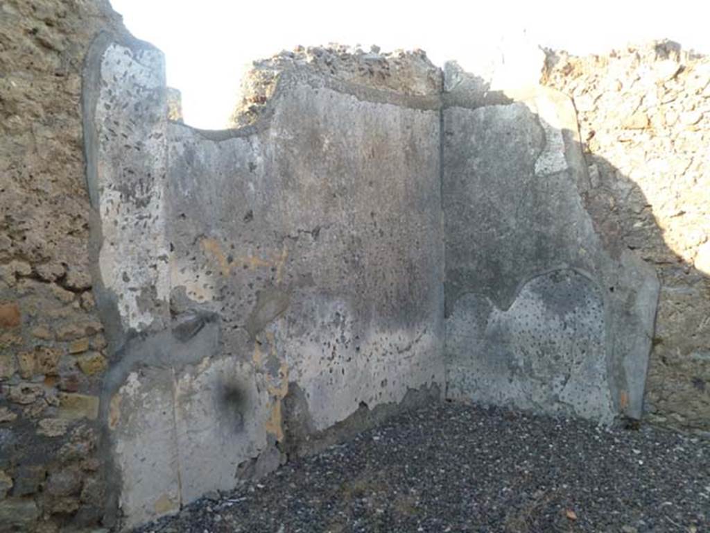 VI.7.1 Pompeii. May 2011. North wall and north-east corner of triclinium at rear of light-well.
