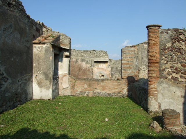 VI.7.6 Pompeii.  March 2009. Room 9.  North west corner of Tablinum.
