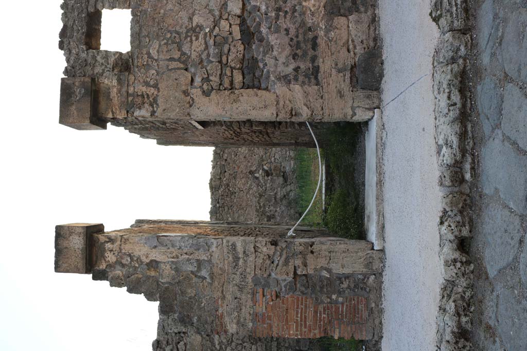 VI.7.9 Pompeii. March 2009. Looking west from entrance along entrance corridor or fauces.