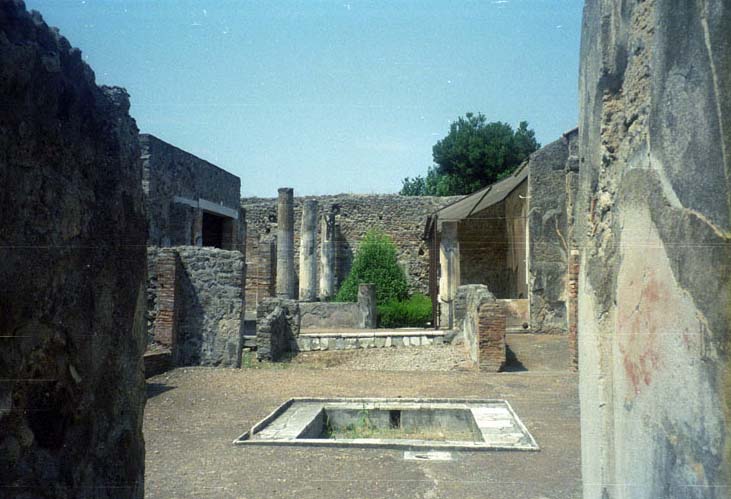 VI.7.18 Pompeii. December 2006. Looking west across atrium to peristyle.  