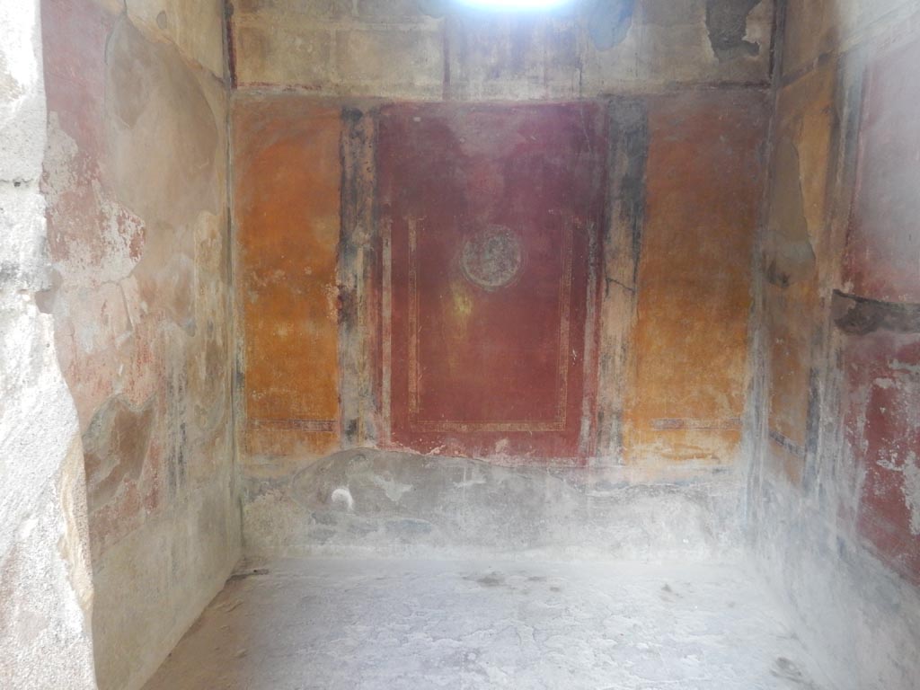 VI.8.3/5 Pompeii. May 2015. Room 16, looking towards west wall. Photo courtesy of Buzz Ferebee.