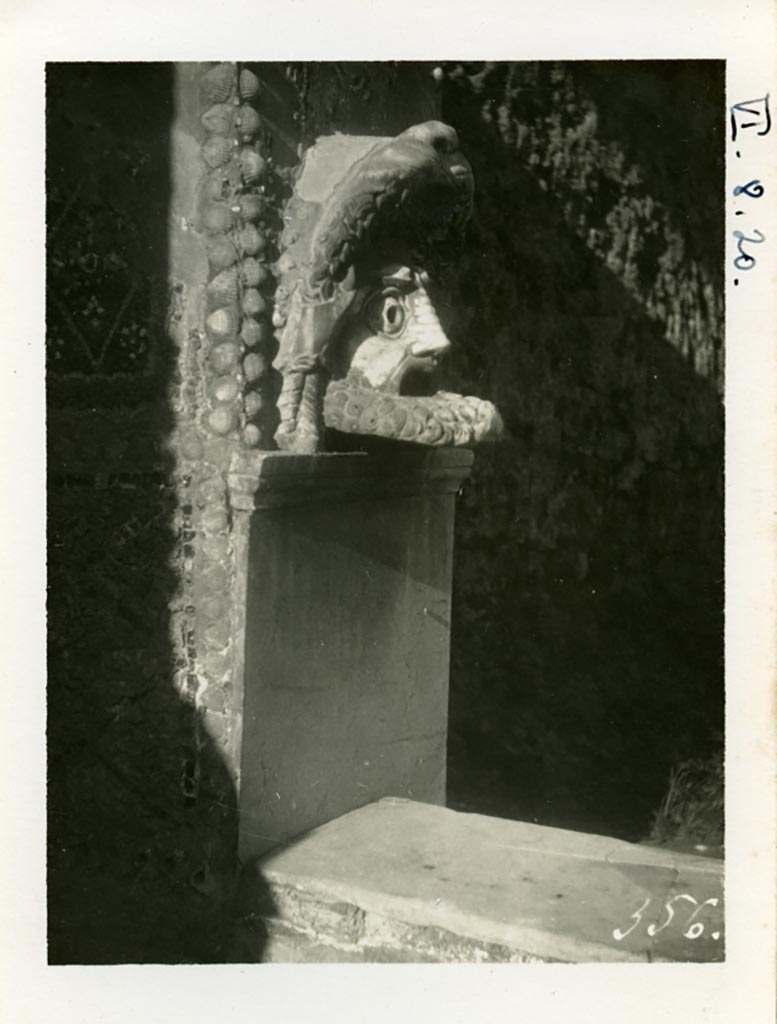 VI.8.22 Pompeii, but shown as VI.8.20 on photo. Pre-1937-1939. Detail of marble mask on north side of fountain.
Photo courtesy of American Academy in Rome, Photographic Archive. Warsher collection no. 356.
