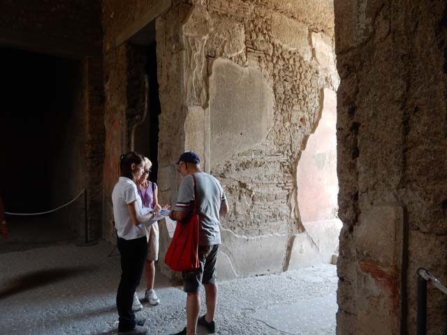 VI.8.23 Pompeii.  September 2005.  Painted architectural scene.