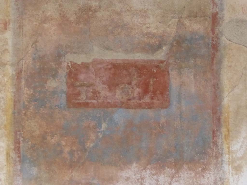VI.8.24 Pompeii. September 2017. West wall of tablinum, detail of painted panel with the attributes of Zeus.
Foto Annette Haug, ERC Grant 681269 DÉCOR.

