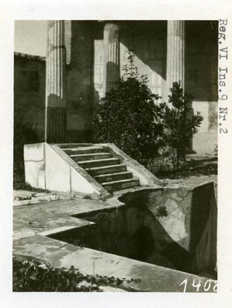 VI.9.2 Pompeii. 1937-39. Peristyle garden 17, marble fountain 19 with steps or cascade at west end of pool.  Photo courtesy of American Academy in Rome, Photographic Archive.  Warsher collection no. 1408a

