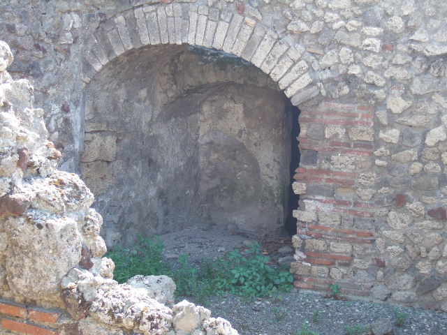 VI.9.2 Pompeii. March 2009. Room 25. Mosaic floor threshold.