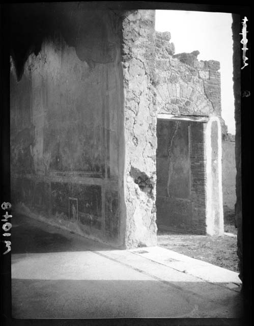 VI.9.7 Pompeii. March 2009. Room 20. Cubiculum. South wall.