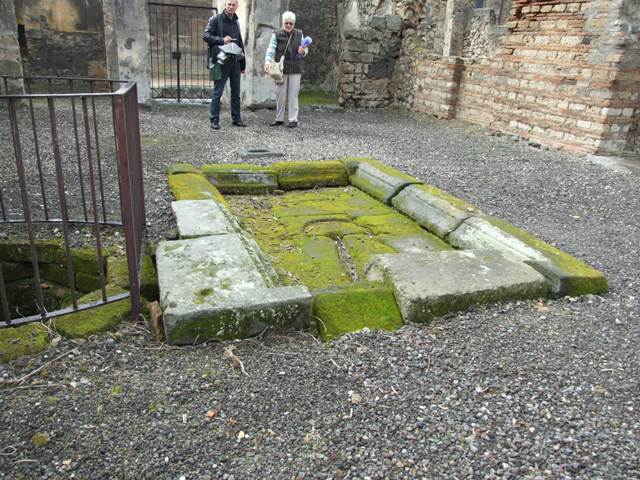 VI.10.6 Pompeii. March 2009. Room 6 on south side of entrance corridor.