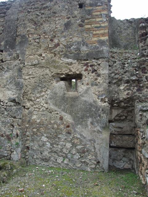 VI.10.7 Pompeii.  March 2009.  Room 15.  Garden area.  North side.  Door to rear of house.
