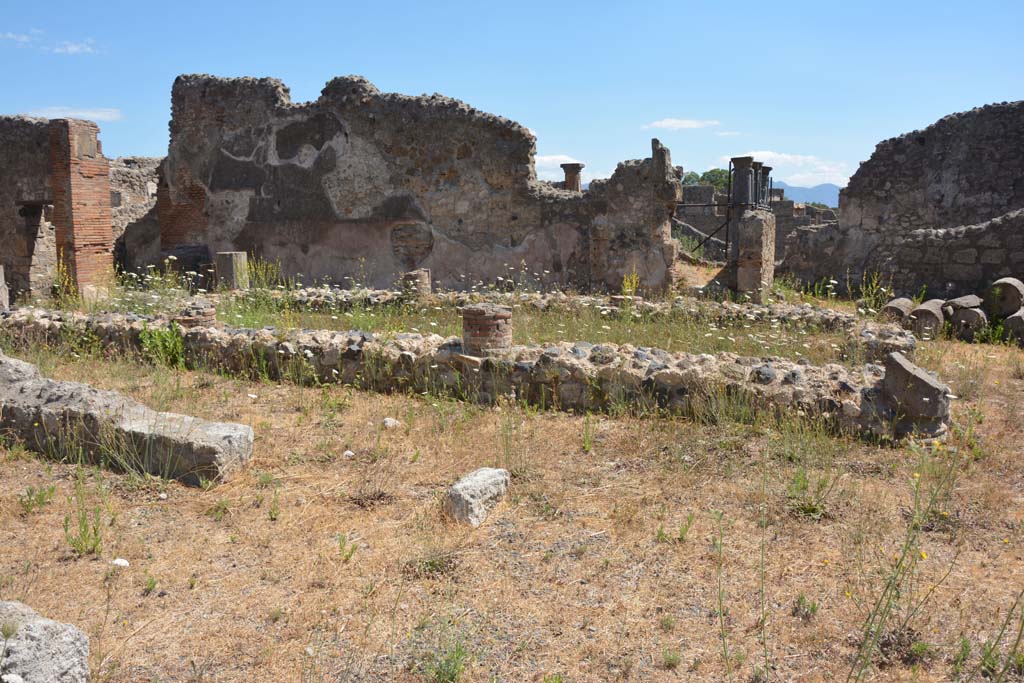VI.13.2 Pompeii. July 2017. Looking north-east across garden area from west side.
Foto Annette Haug, ERC Grant 681269 DÉCOR.
