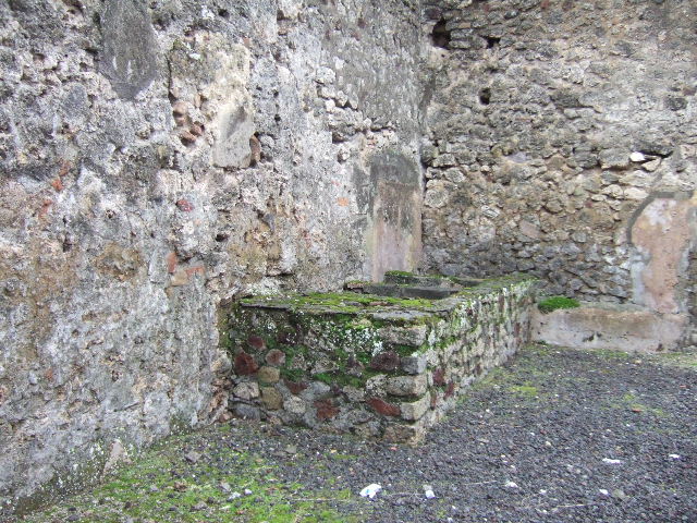 VI.14.21Pompeii. December 2007. Right vat.  