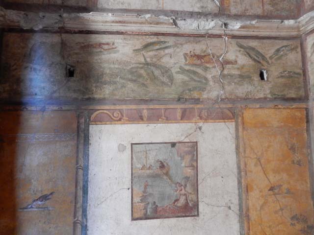 VI.15.1 Pompeii.  December 2006.  Detail of painted figures in bedroom to the South of Atrium.

