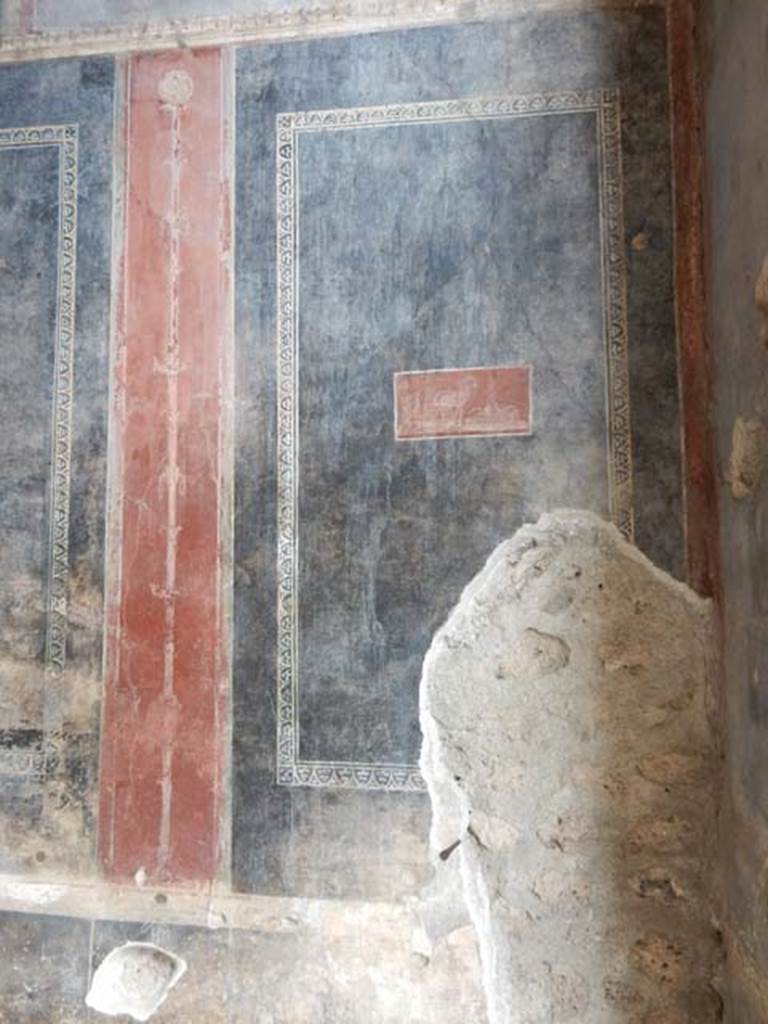 VI.15.1 Pompeii. May 2017. North wall of vestibule at east end.  Photo courtesy of Buzz Ferebee.
