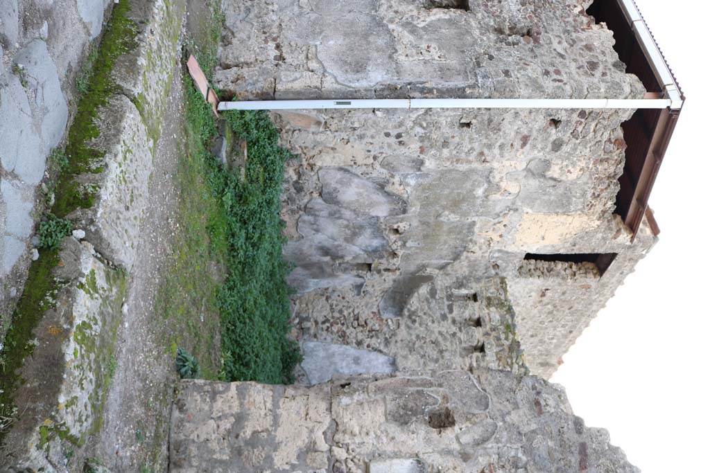 VI.15.10 Shop 