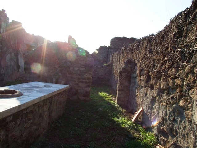 VI.15.15 Thermopolium.  
Linked to VI.15.13 and VI.15.14.