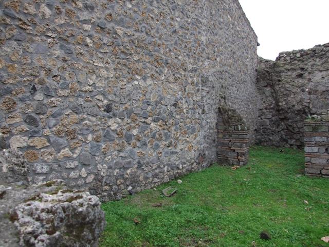 VI.16.18 Pompeii.  March 2009.  Room in north west corner. North wall.