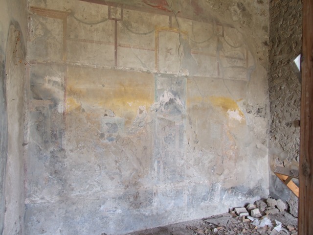 VI.16.27 Pompeii. March 2009. Room 19, south-west corner of small room.
