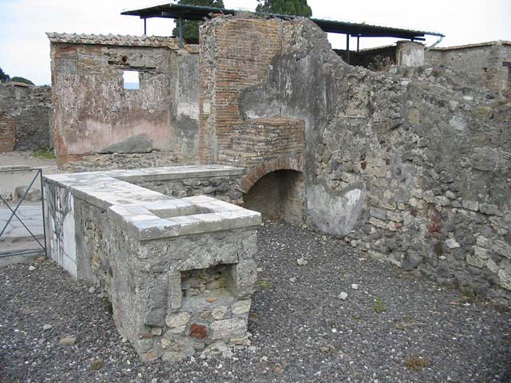 VI.17.4 Pompeii. May 2003. Looking from rear of counter. Photo courtesy of Nicolas Monteix.