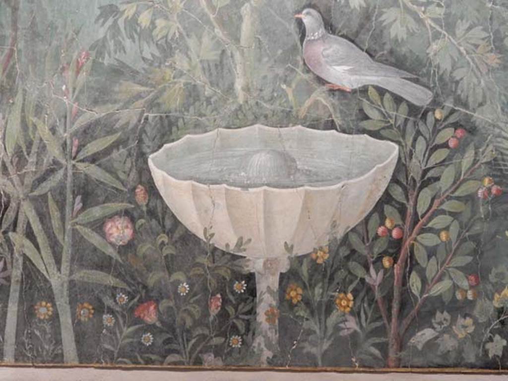 VI.17.42 Pompeii. May 2016. Oecus 32, detail from part of garden fresco from north wall. Photo courtesy of Buzz Ferebee.
