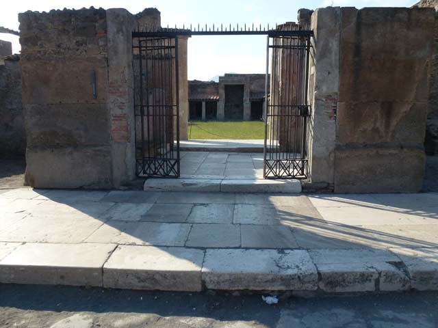 VII.1.8 Pompeii. September 2005. Entrance.