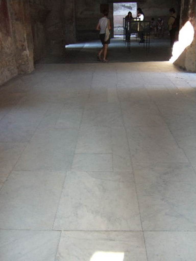VII.1.8 Pompeii. September 2005. Floor of vestibule 1.