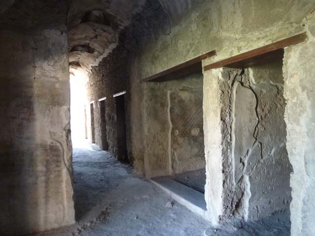 VII.1.8 Pompeii.  September 2005. Latrine.