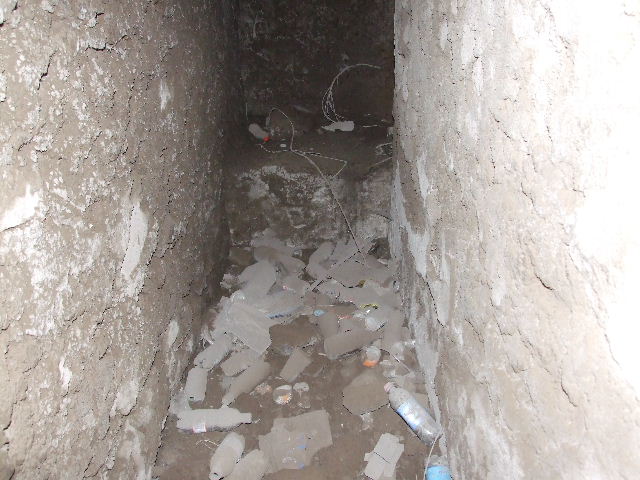 VII.1.8 Pompeii.  September 2005. Latrine.