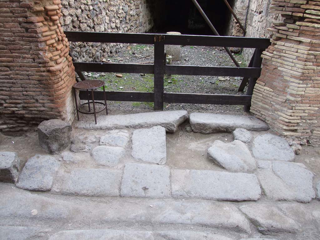 VII.1.43 Pompeii. December 2007. Remains of ramp in Vicolo del Lupanare.