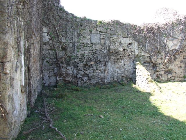 VII.2.20 Pompeii.  March 2009.  Doorway to Room 18. Cubiculum.