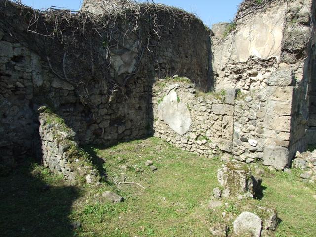 VII.2.20 Pompeii.  March 2009.  Doorway to Room 19. Cubiculum.