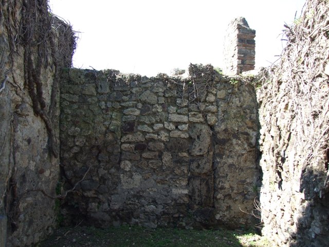 VII.2.20 Pompeii.  December 2007.  Doorway to room 21.  Porters room.