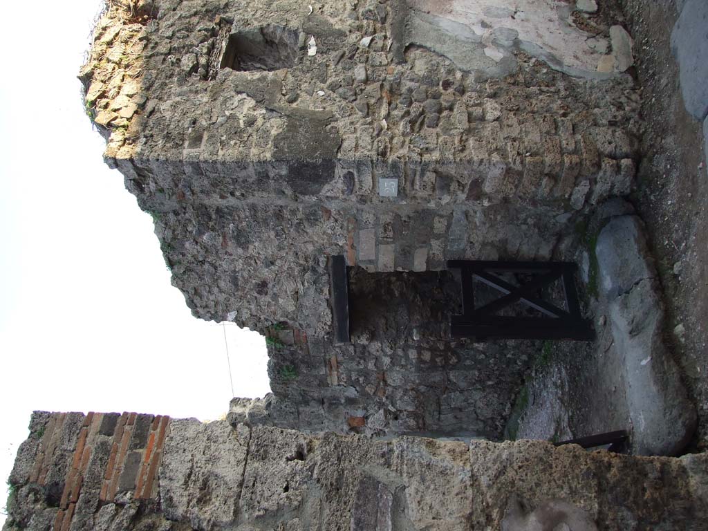 VII.2.23 Pompeii. December 2004. Looking east along entrance corridor.