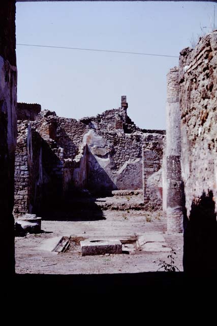 VII.2.35 Pompeii. December 2007. Impluvium.