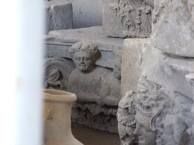 VII.4.31/51 Pompeii. December 2006. Capital from the house doorway at VII.4.51. Now in VII.7.29 forum granary market.