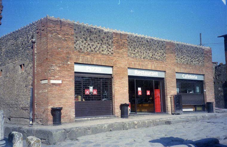 VII.5.19 Pompeii. December 2007. Entrance to modern restaurant on Via del Foro (centre door).