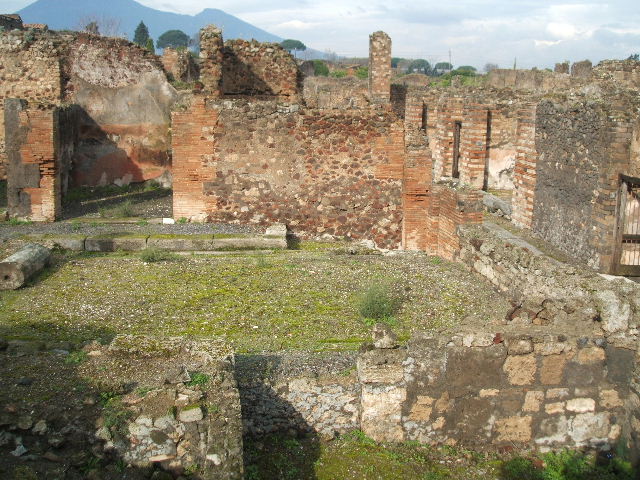VII.9.60 Pompeii. March 2009. Doorway to room on north side of peristyle.