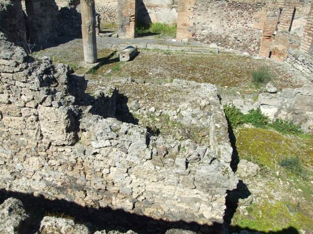 VII.9.60 Pompeii. March 2009. Doorway to Room on west side of peristyle.